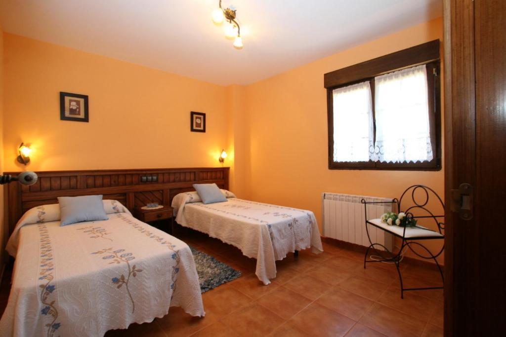 Apartamentos Toraya Hoz de Anero Room photo